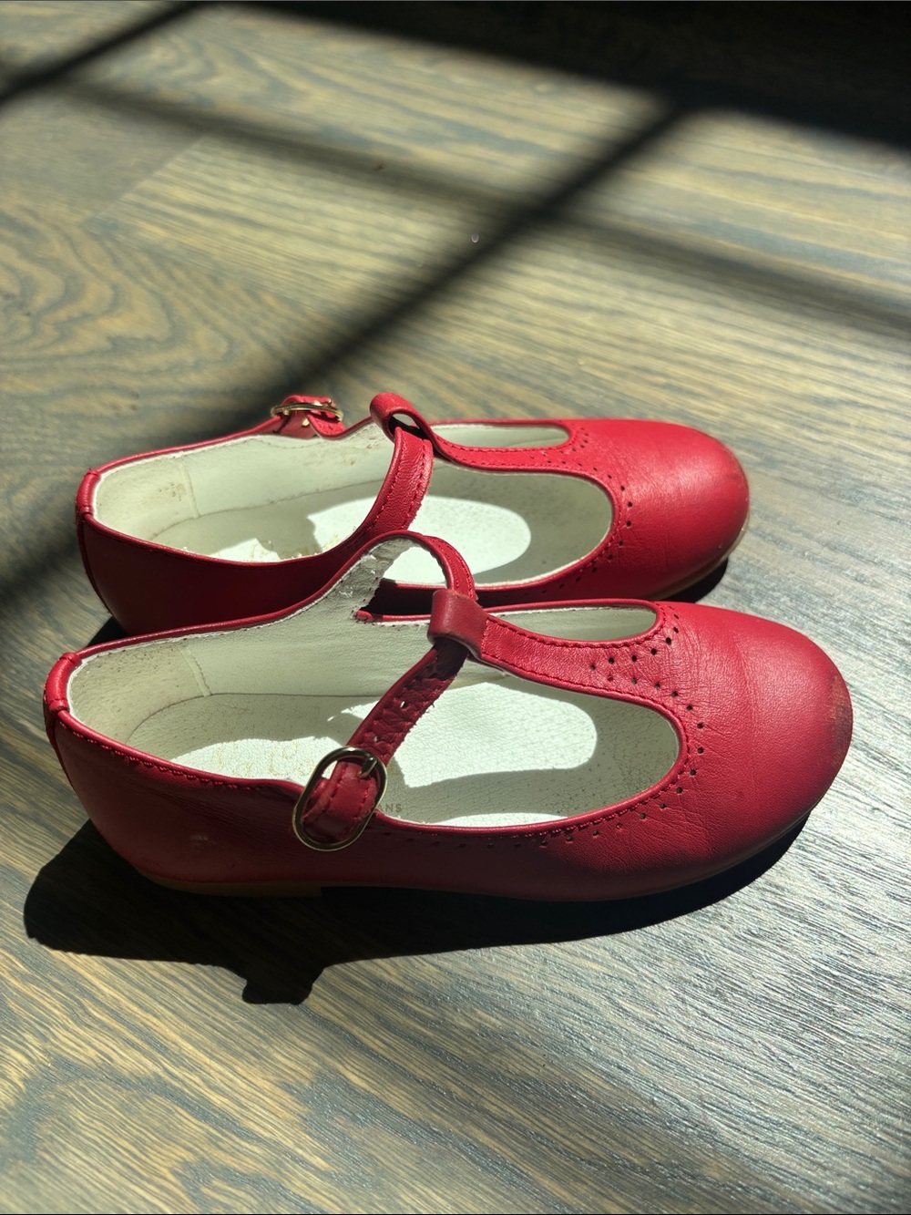La Coqueta T Strap Little Girls Leather Charming Shoes. Worn once !